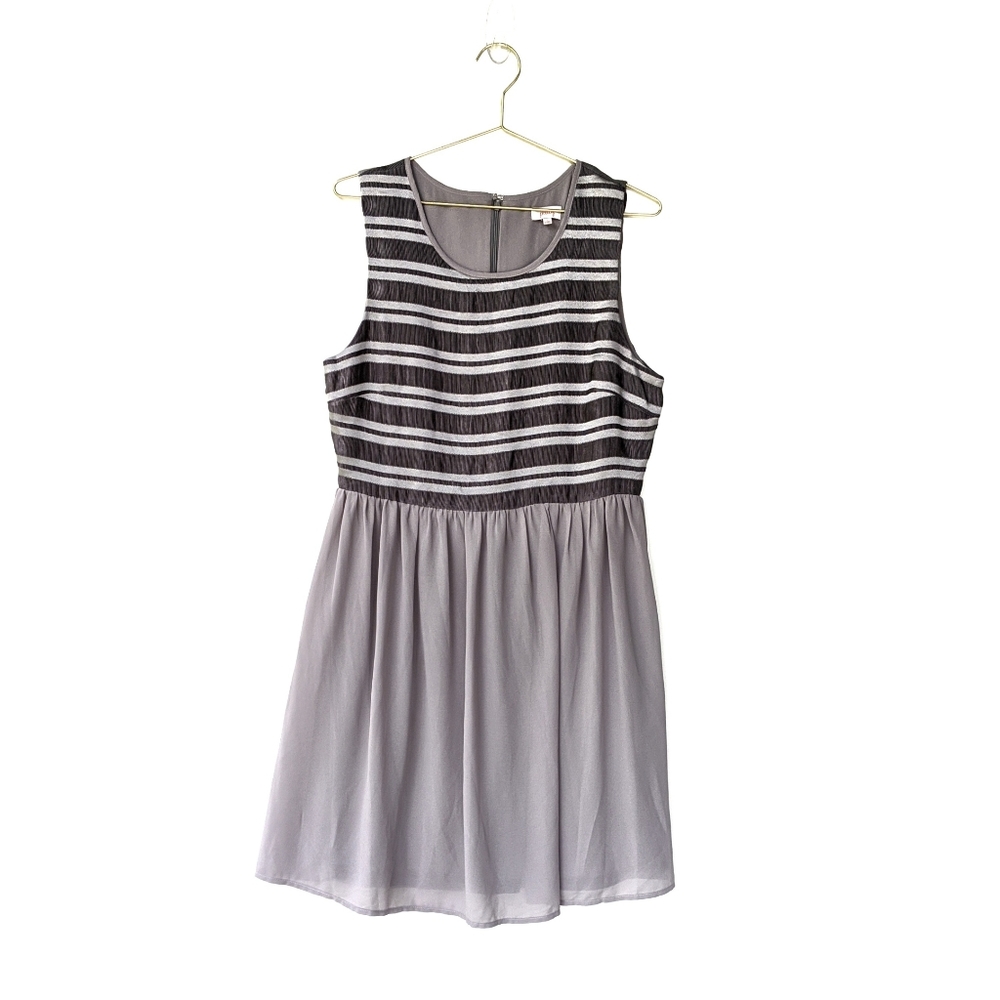 Pixley 🌿 Stitchfix Bowen Textured Fit Flare dress